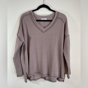 NWOT Zenana Mocha Textured Exposed Seam V-Neck Long Sleeve Tee S/M